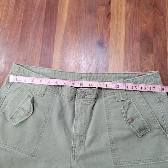 Levi's Fatigue Boot Cut Army Green Jeans Size 16 - Picture 8 of 8